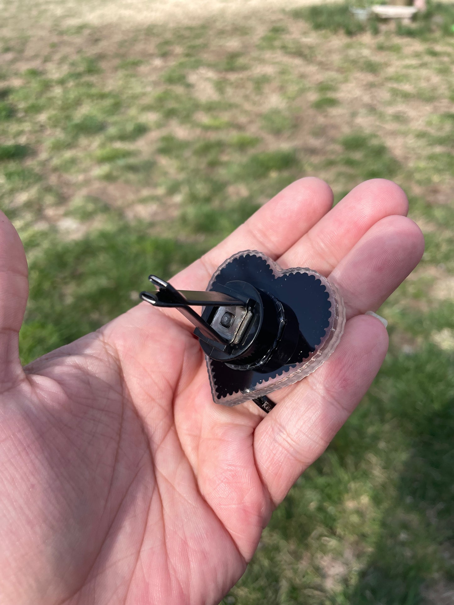 Fourth wing shaker vent clip