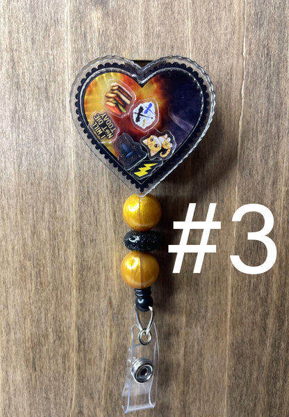 Fourth wing shaker badge reel
