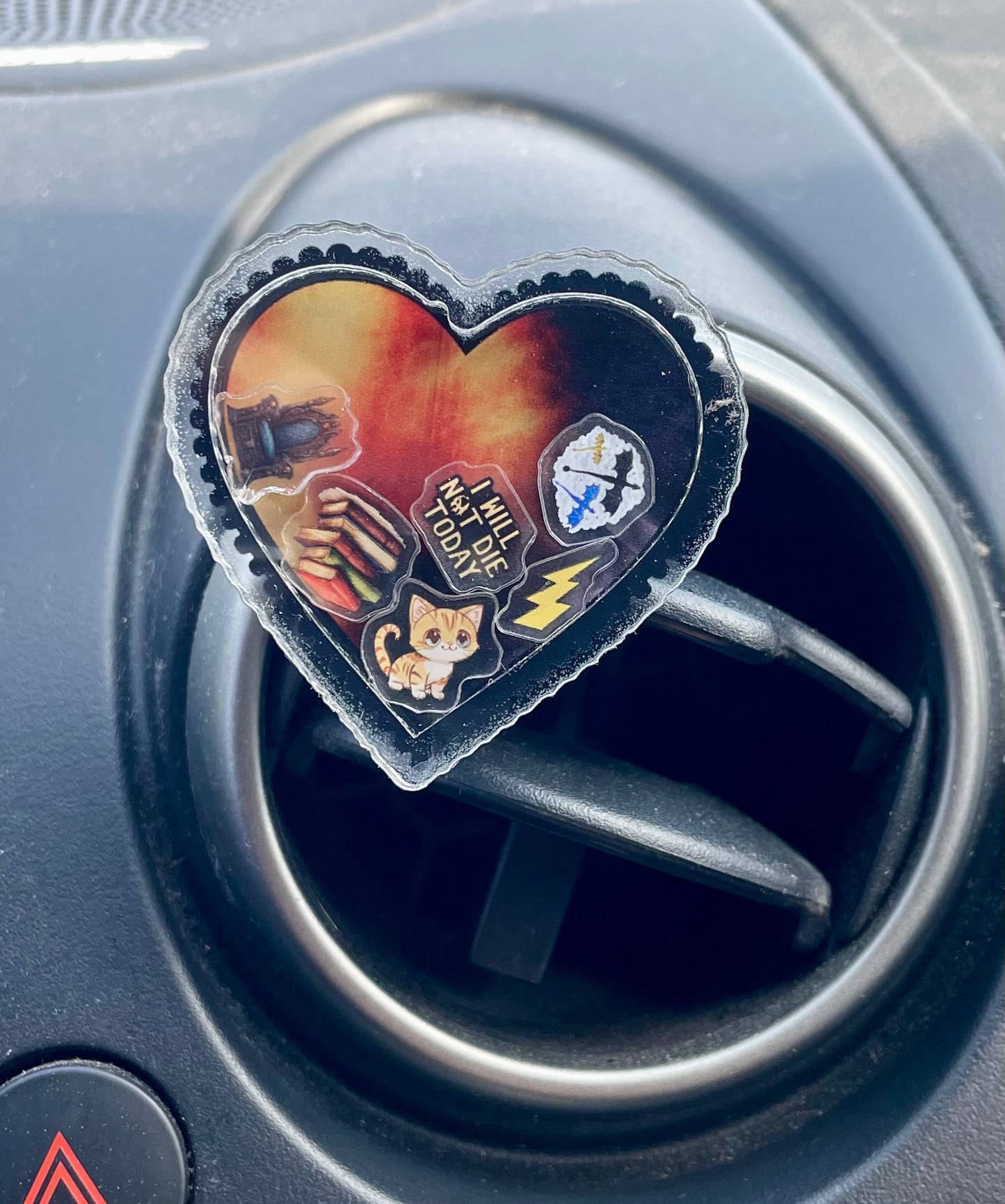 Fourth wing shaker vent clip