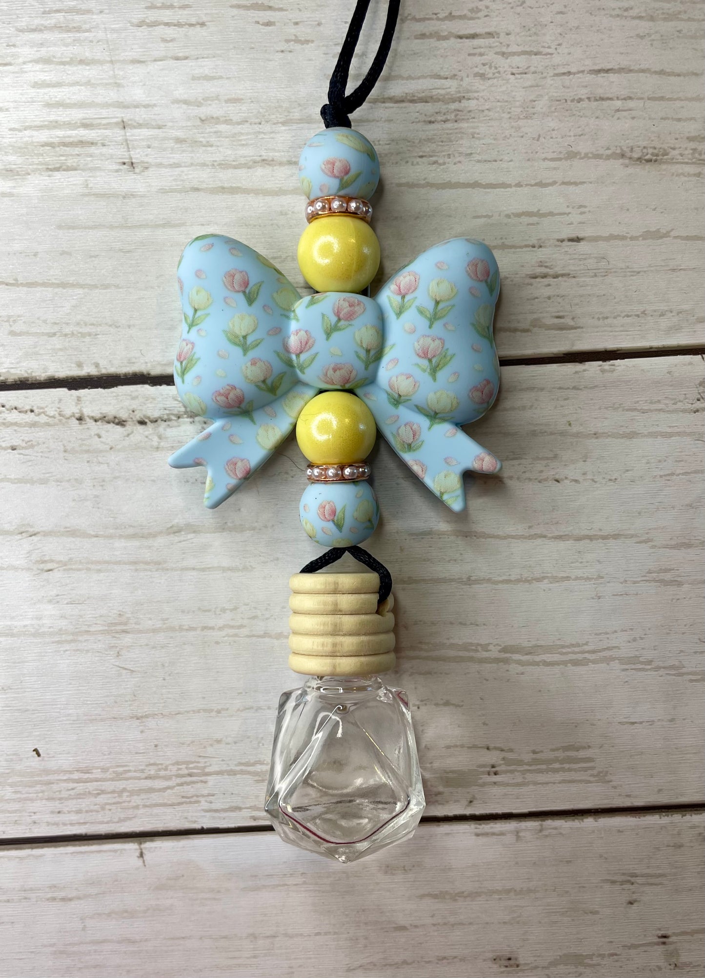 Tulip bow car charm
