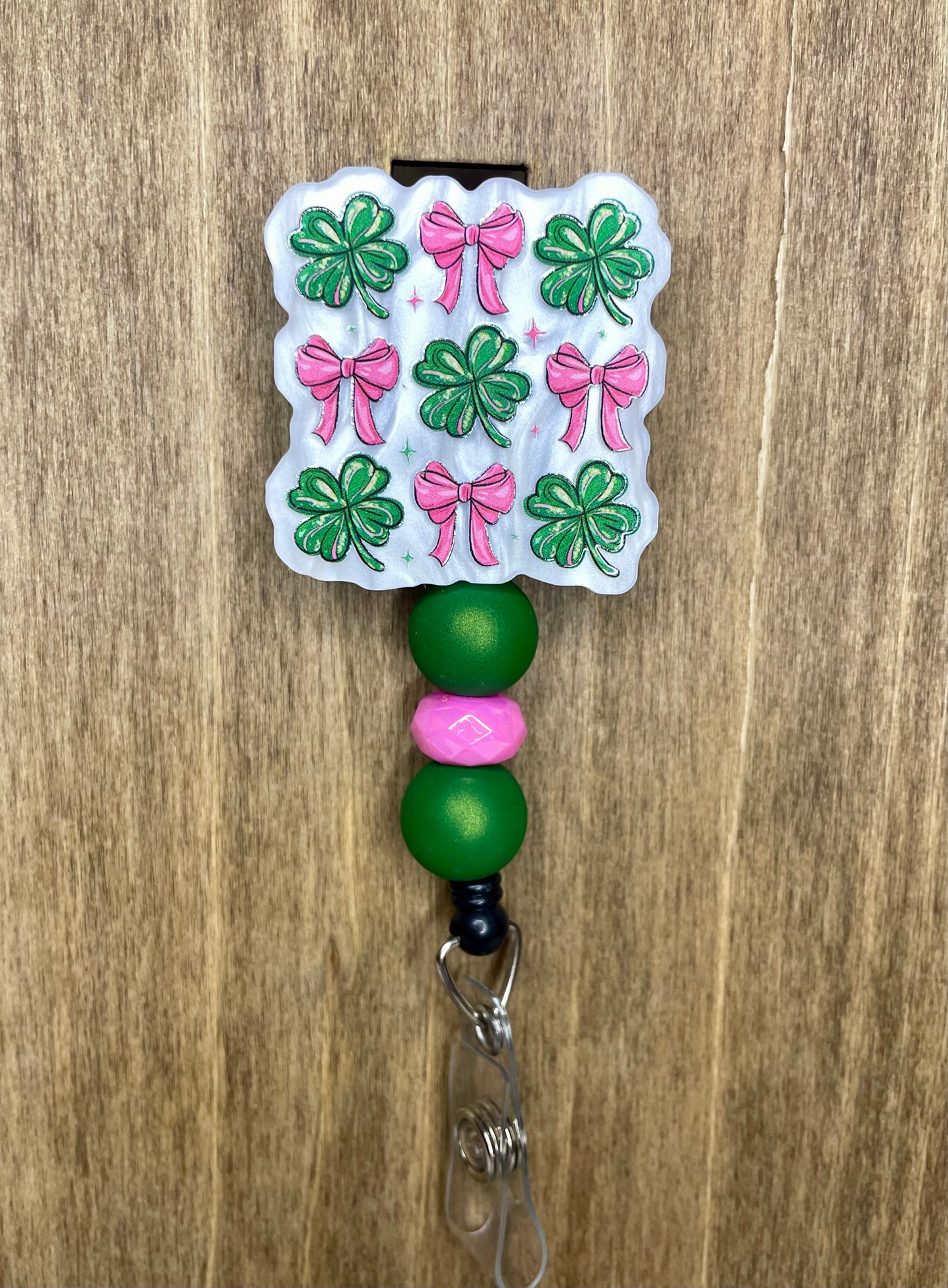 Clovers and bows